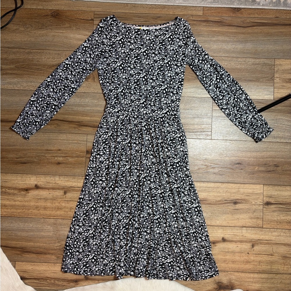 Boden Evelyn Jersey Midi long sleeve Dress Black, Floral Cascade print - Picture 3 of 10